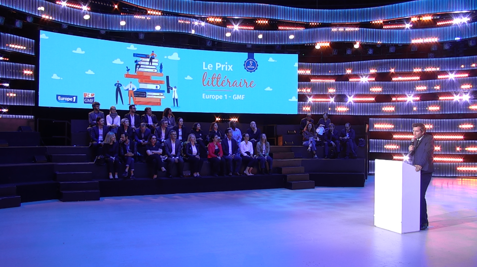 Photo du studio avec Nicolas Carreau lors de la remise du Prix Littéraire Europe 1 - GMF